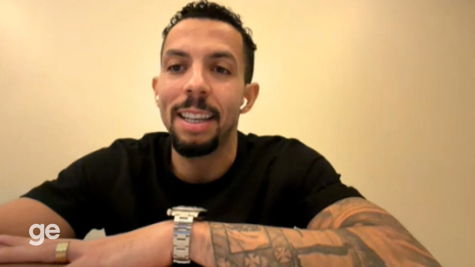 Flávio Medeiros relembra Ba-Vi, camisa 24 e adaptação na Arábia Saudita