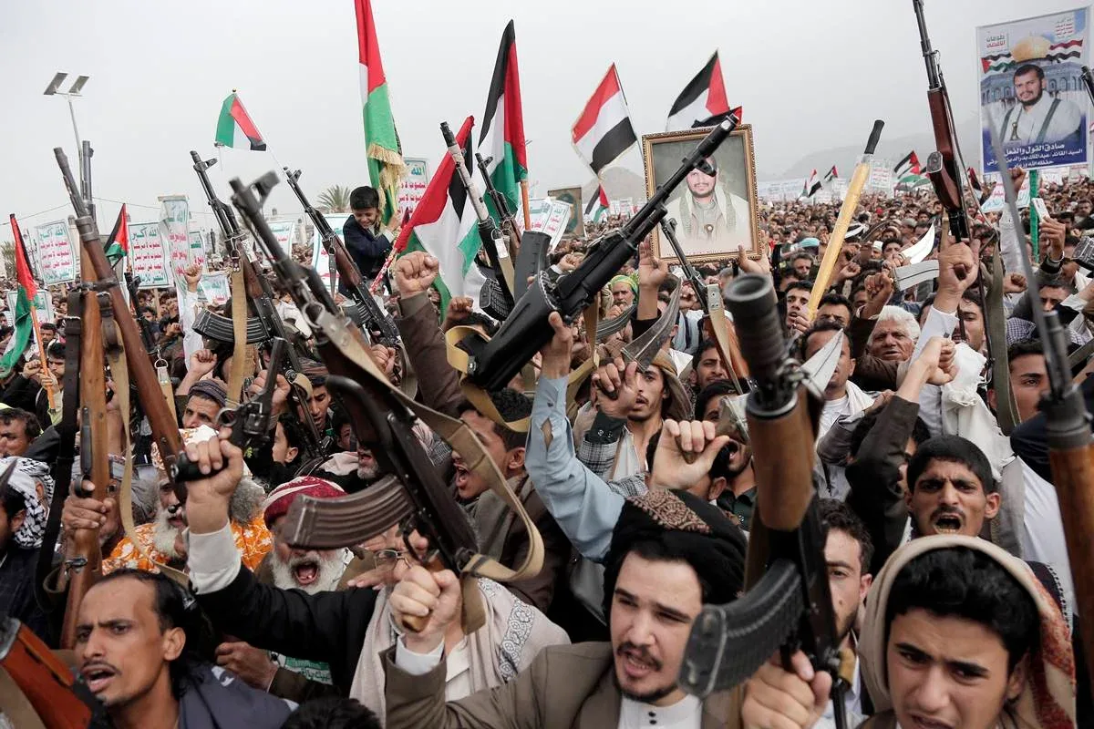 Houthis assumem controle de Mocha, cidade portuária do Iêmen