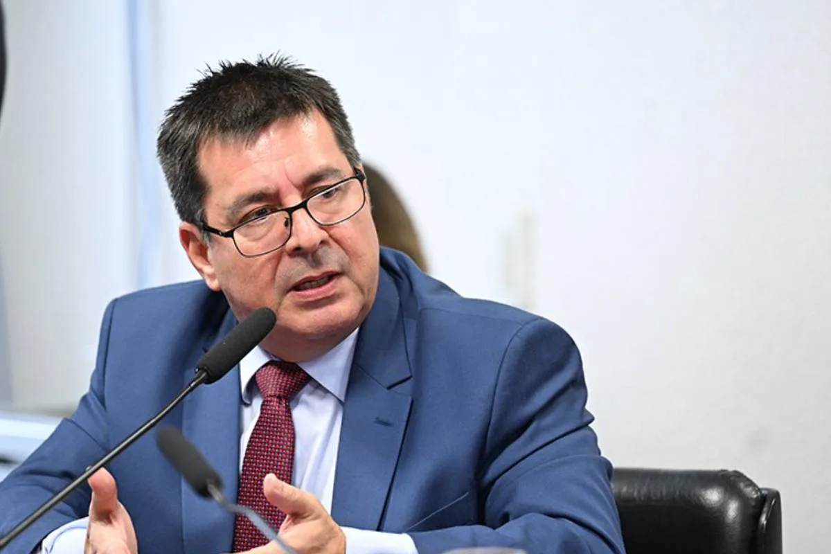Afastamento de diretor da PF também atinge chefe da Inteligência