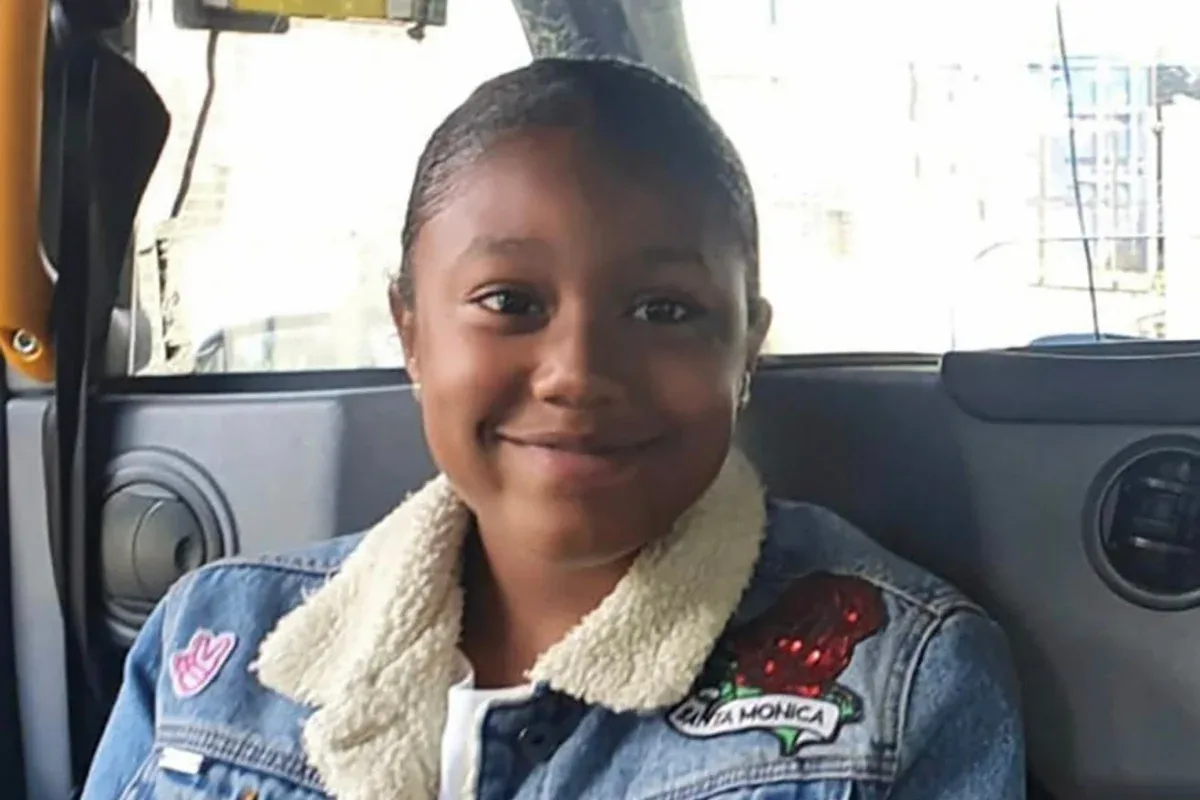 Menina morre após beber milkshake contaminado em cafeteria de Londres