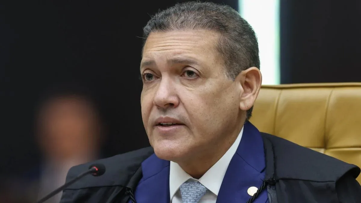 Ministro deixa análise no STF após negar vínculo do filho com o Banco Master