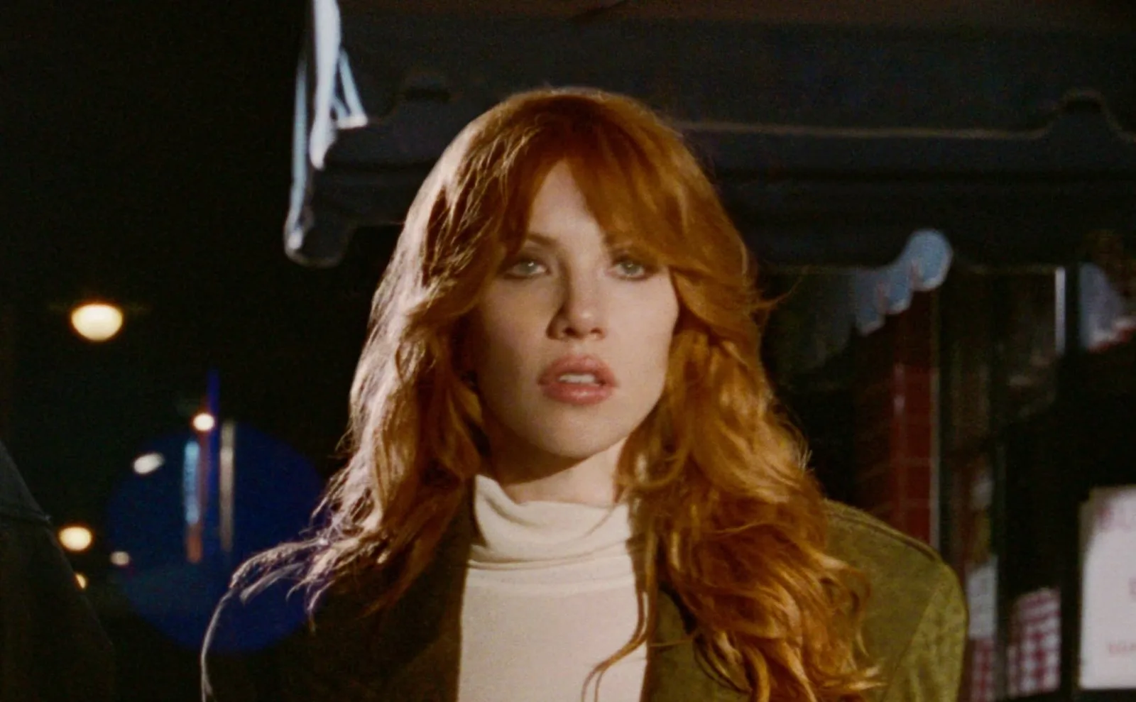 Carly Rae Jepsen lança álbum de 24 faixas e celebra nova fase familiar