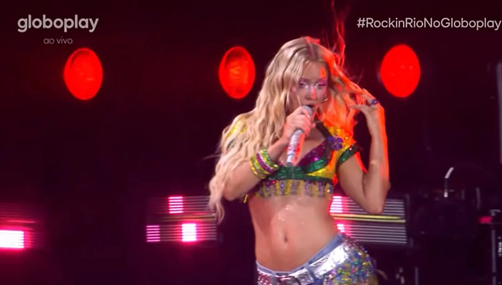 Zara Larsson leva o álbum “Midnight Sun” ao Rock in Rio sob chuva
