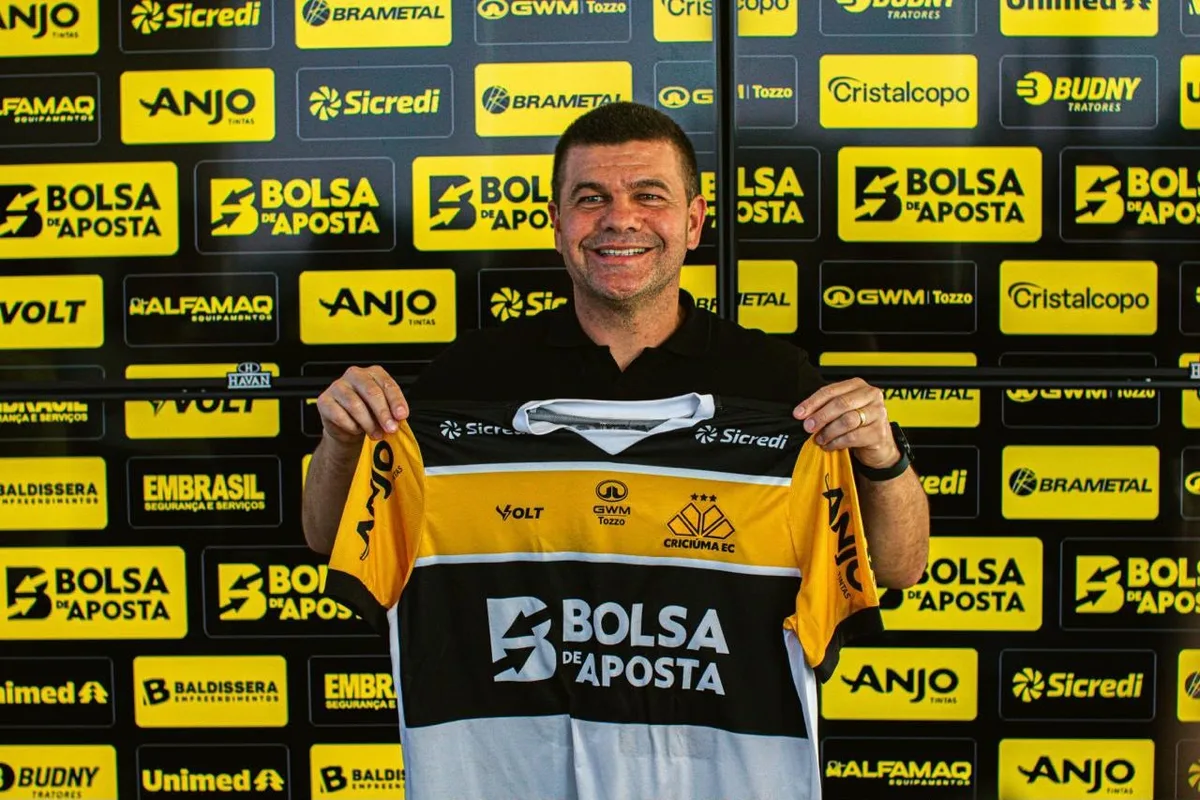 Louzer estreia no Criciúma contra o Avaí com foco no acesso à Série A