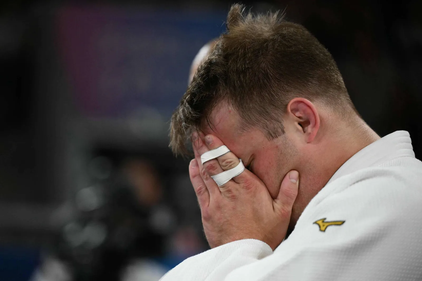Ataque após luta deixa judoca alemão com mandíbula fraturada em Leipzig
