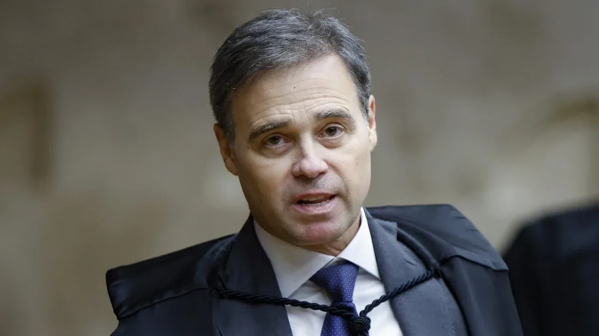 Mendonça autoriza monitoramento de policiais e hackers ligados a Vorcaro