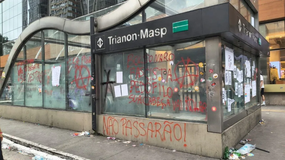 Estações Trianon-Masp e Paulista são fechadas após tumultos em ato pró-Lula