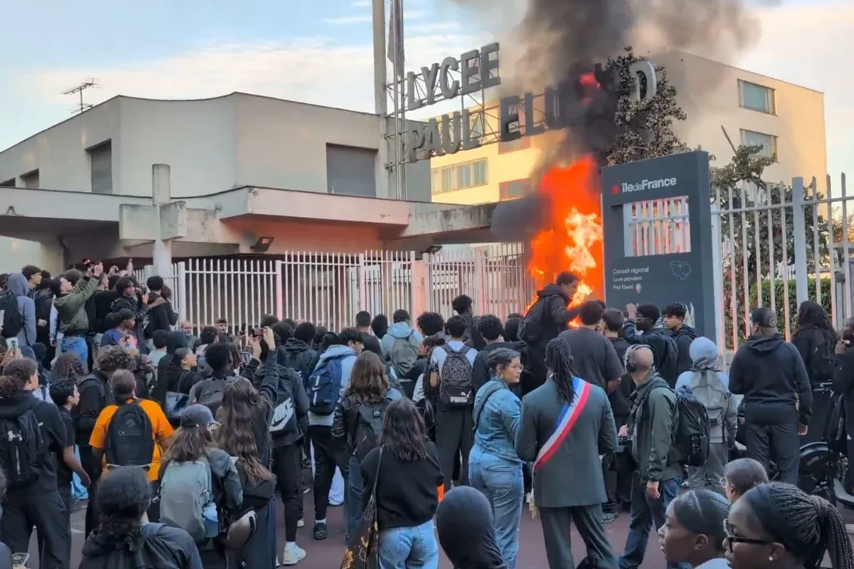 Protestos fecham mais de 400 escolas na França nesta sexta-feira