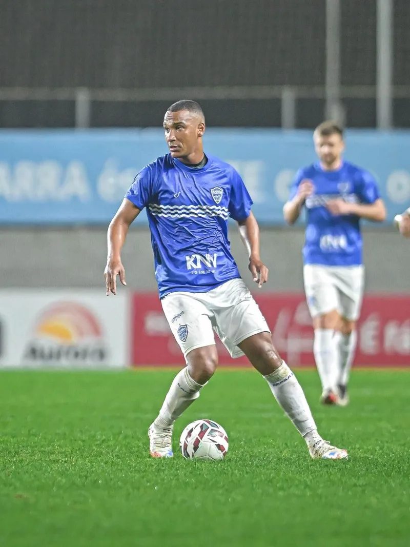 Natan Costa deixa o Barra por empréstimo e reforça o Floresta na Série C