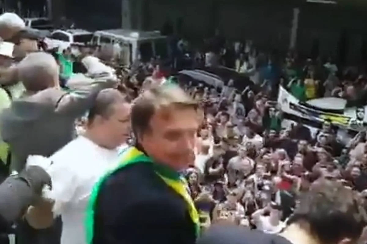 “Dragões” analisa como Bolsonaro transformou imagens em ferramenta política