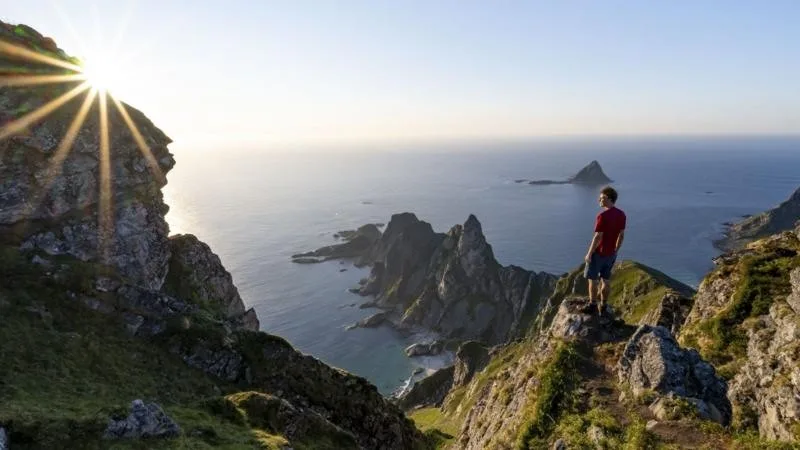Noruega testa como sinais falsos podem desorientar aviões, drones e redes digitais