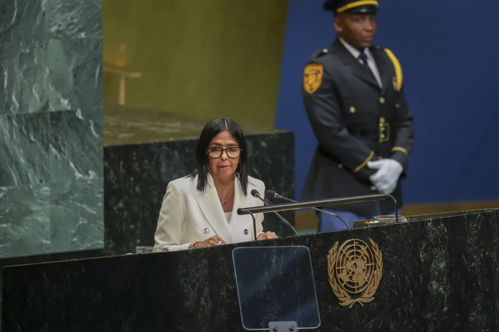 Viagem de Delcy Rodríguez aos EUA sinaliza afastamento de Maduro