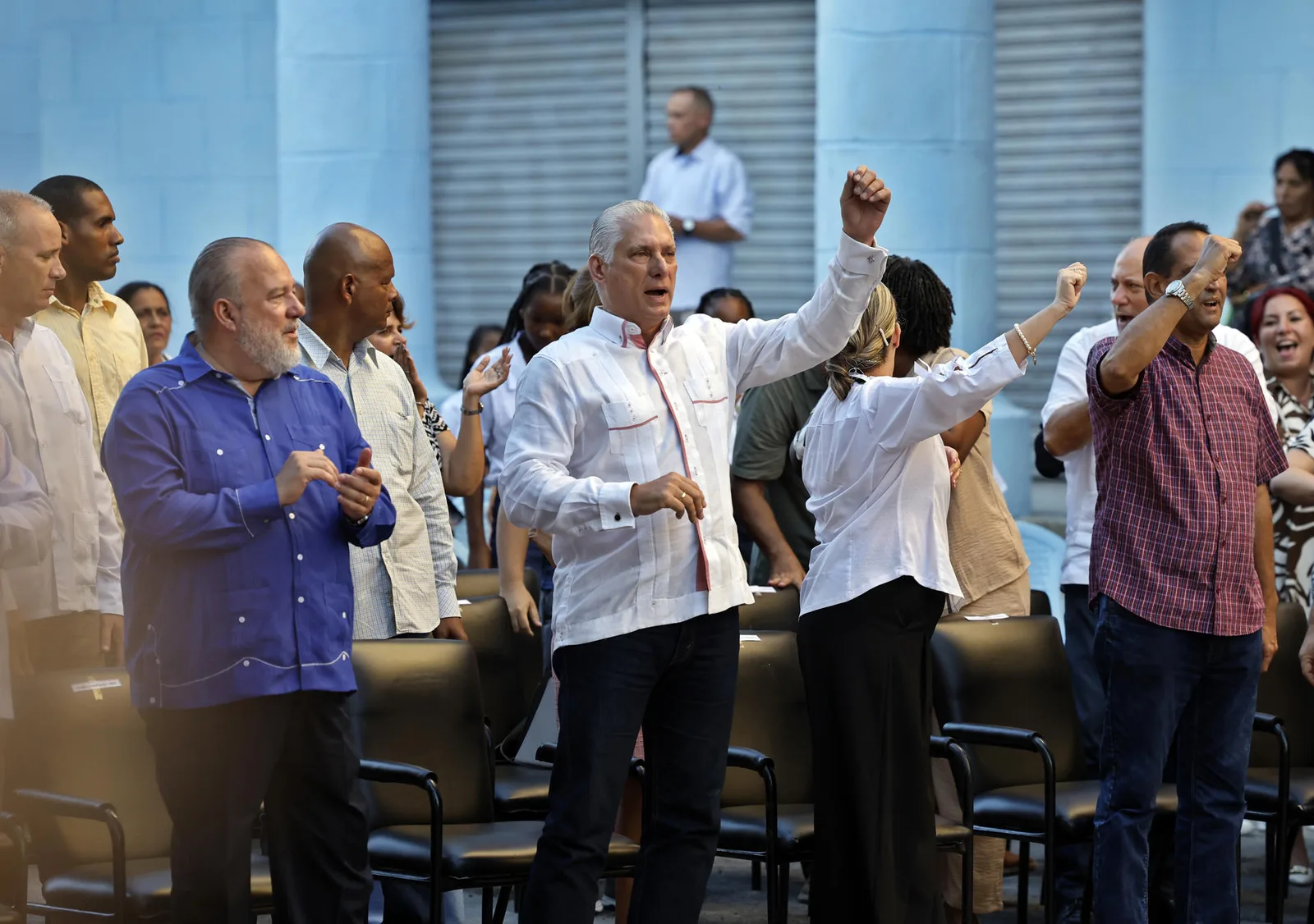 Cuba condecora dois dirigentes do MST em cerimônia no Palácio da Revolução