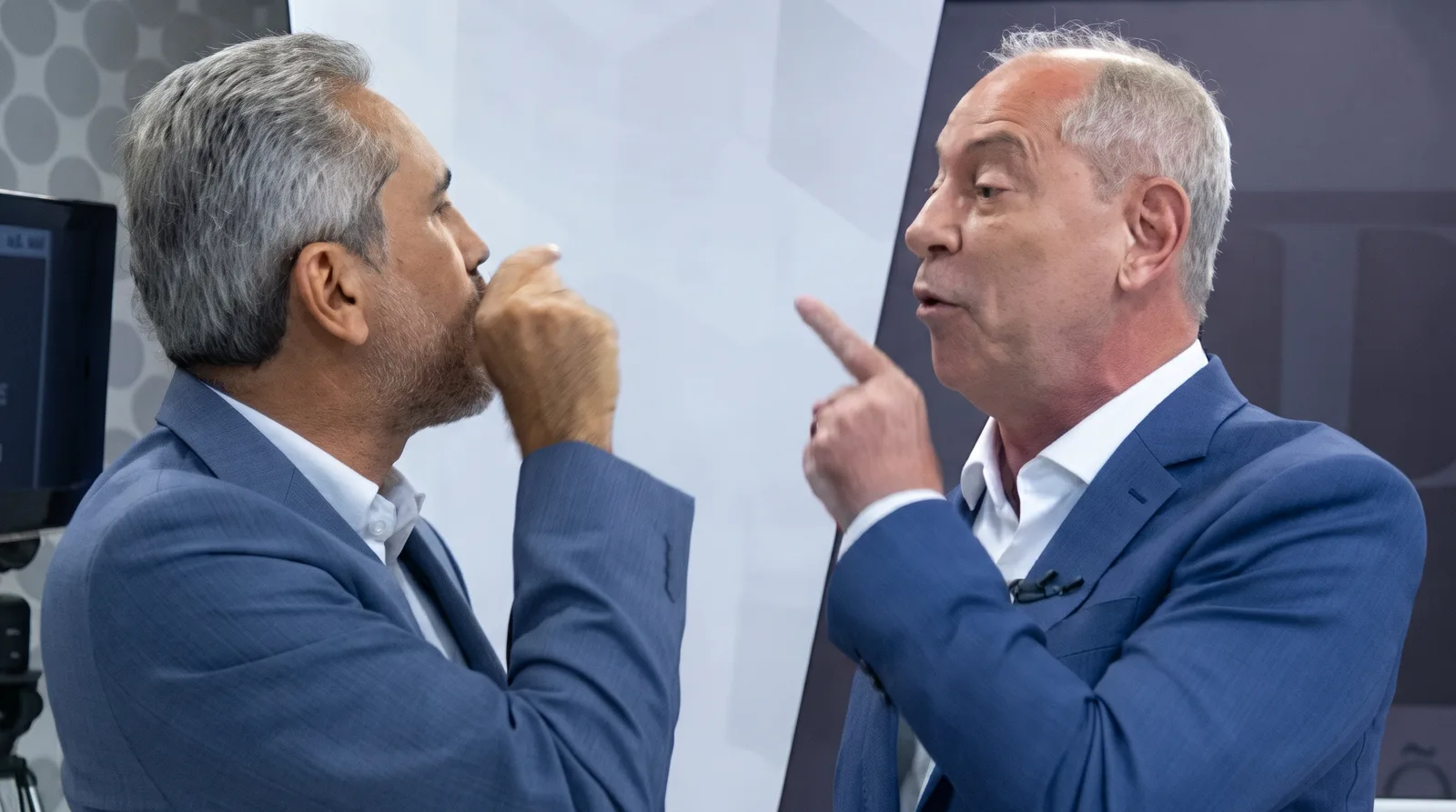 Coligação de Ciro pede ao TRE-CE cassação da chapa de Elmano