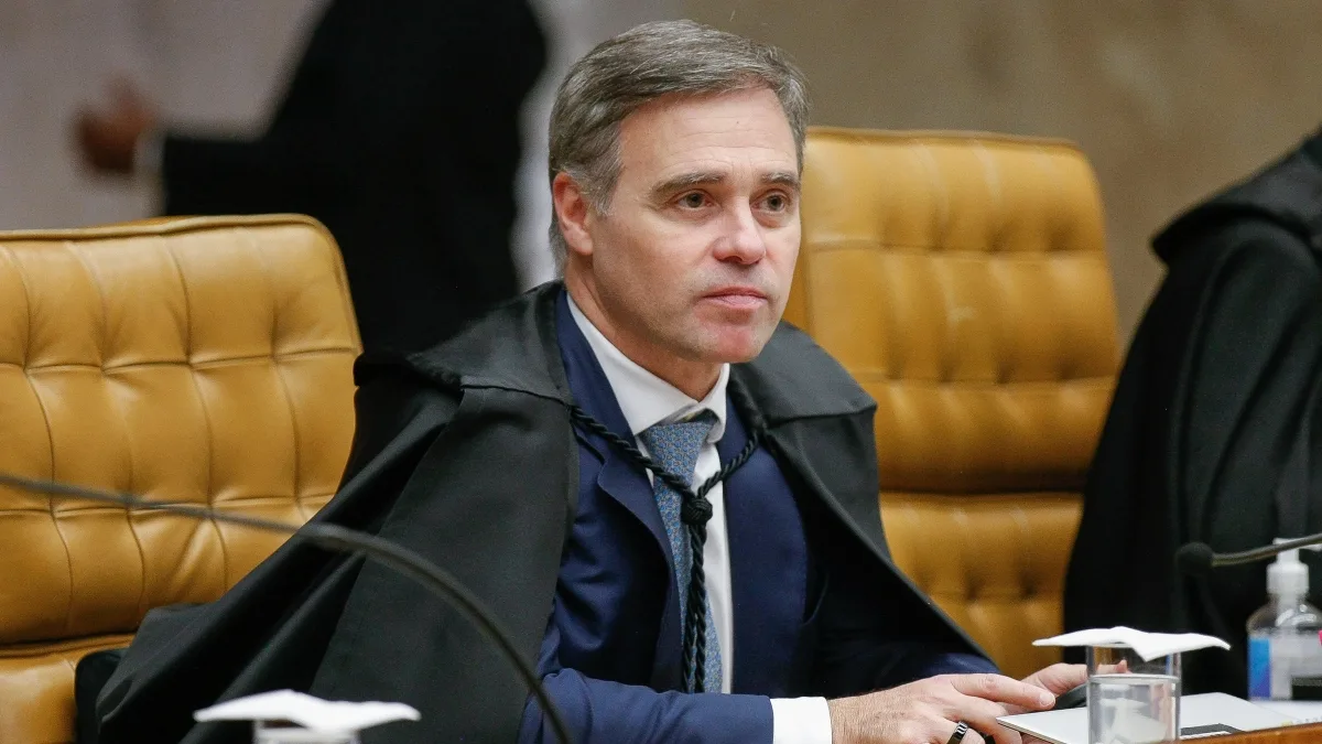 PT organiza pressão digital contra André Mendonça após decisão sobre Banco Master