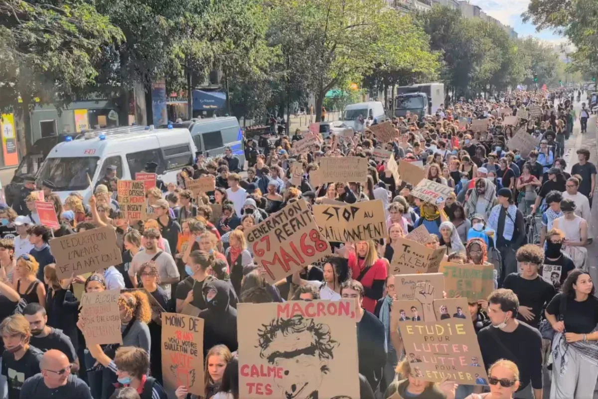Protestos na França fecham ao menos 891 escolas e deixam feridos
