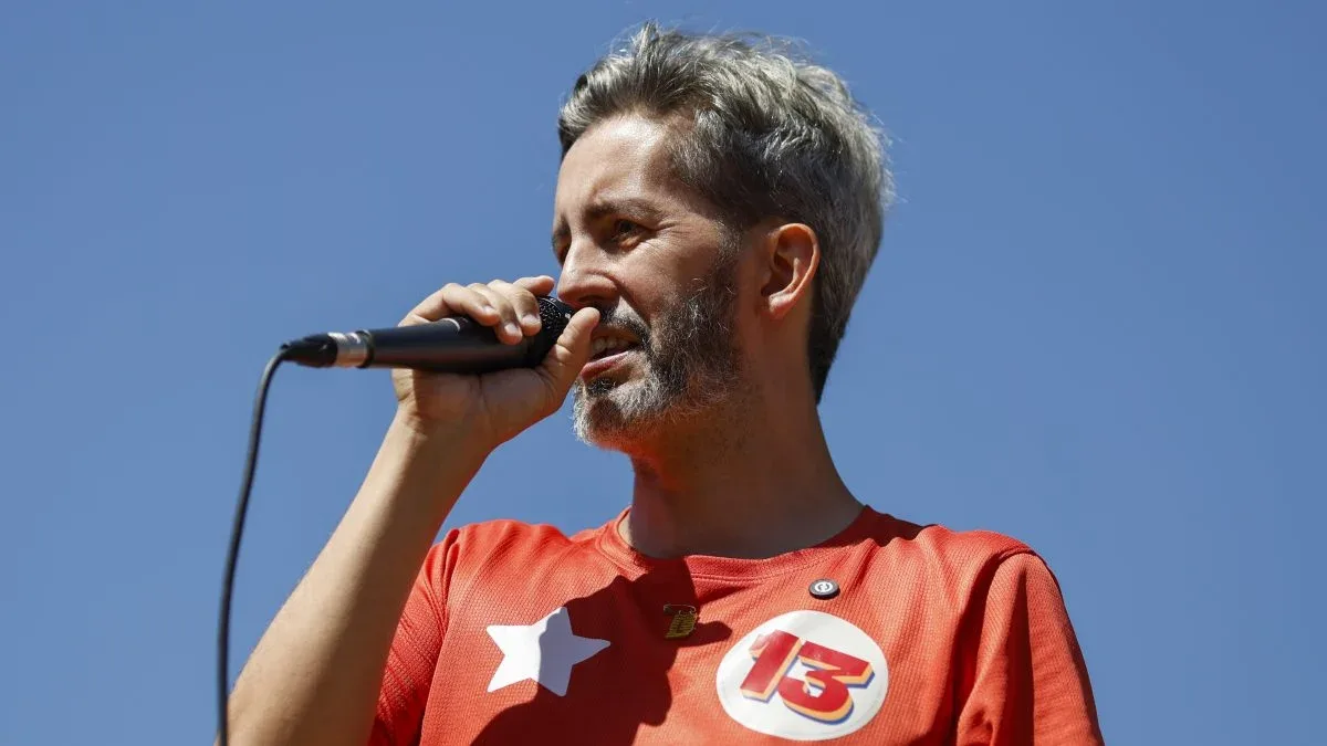 Grass lidera pesquisa e terá Lula em ato no Distrito Federal