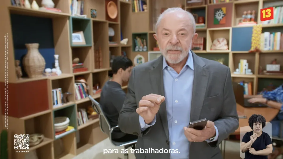 Propaganda de Lula apresenta propostas para jovens e busca votos fora do PT