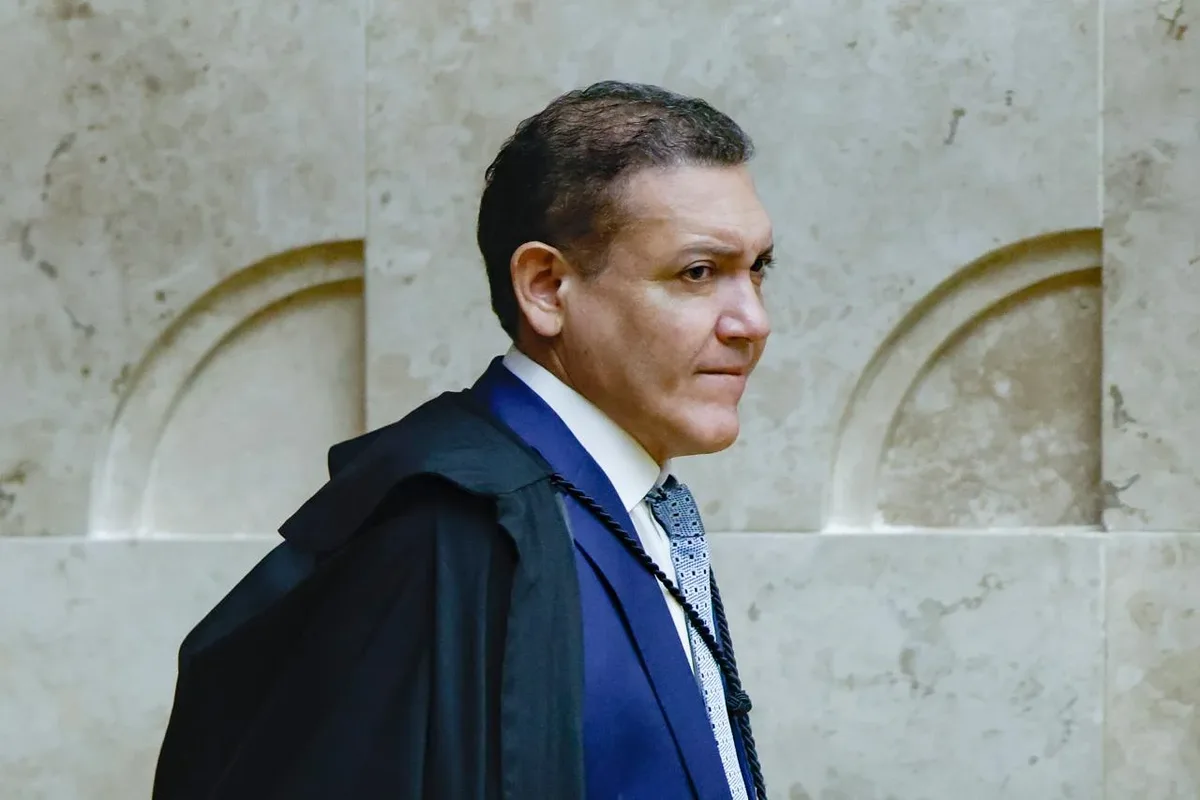 TSE retira do ar música de campanha de Lula com acusações contra Flávio Bolsonaro