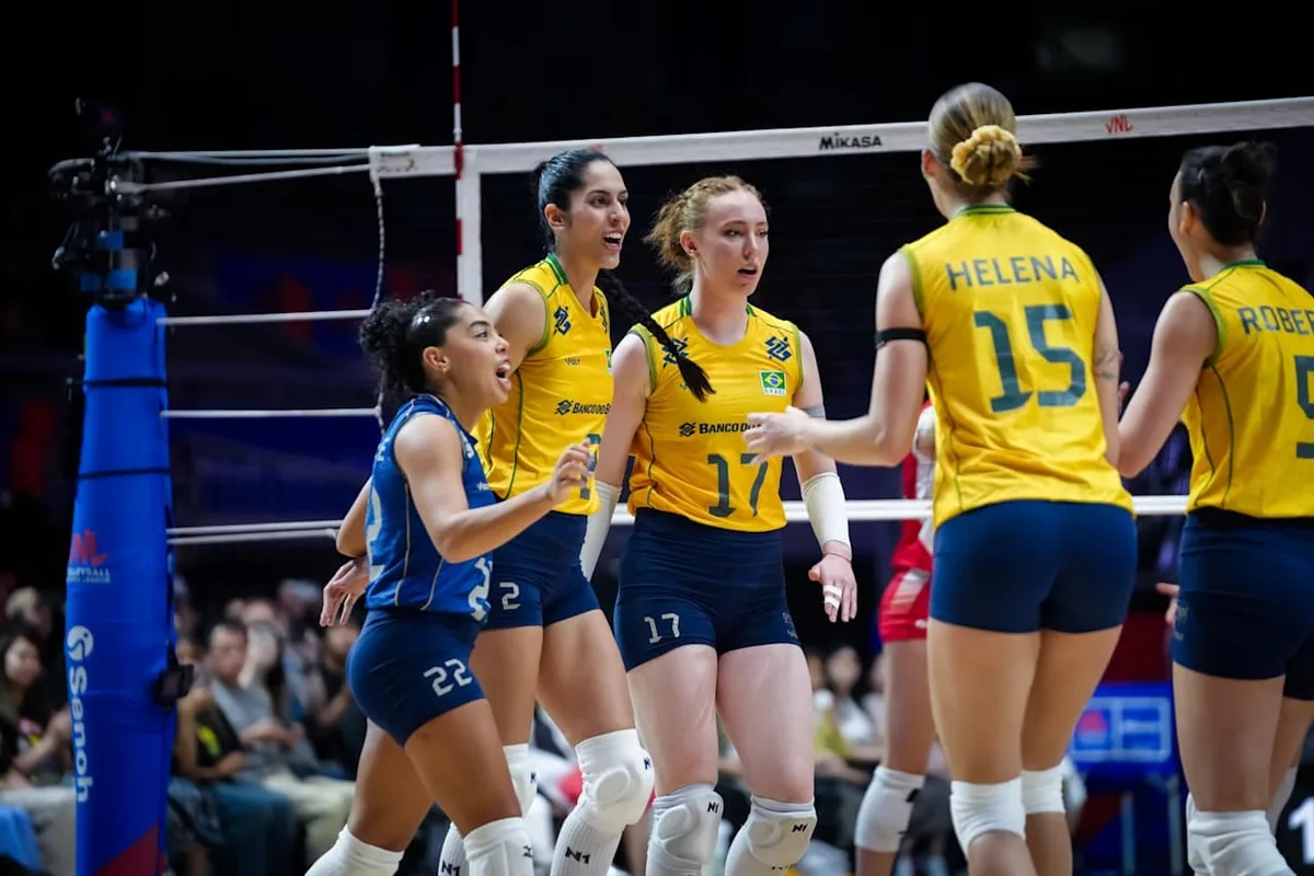 Brasil começa busca por vaga olímpica contra a Venezuela no vôlei