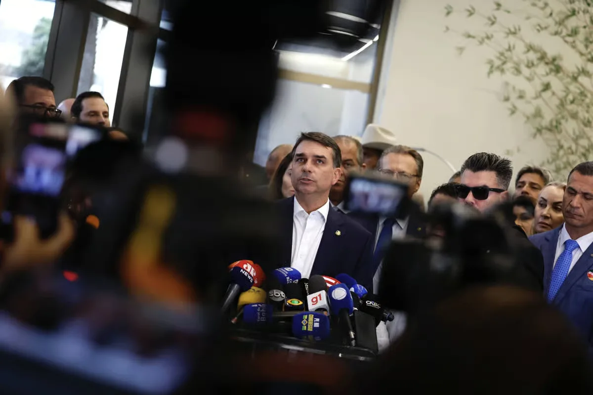 Banqueiro priorizou negócios com filme de político e escritório ligado a ministro