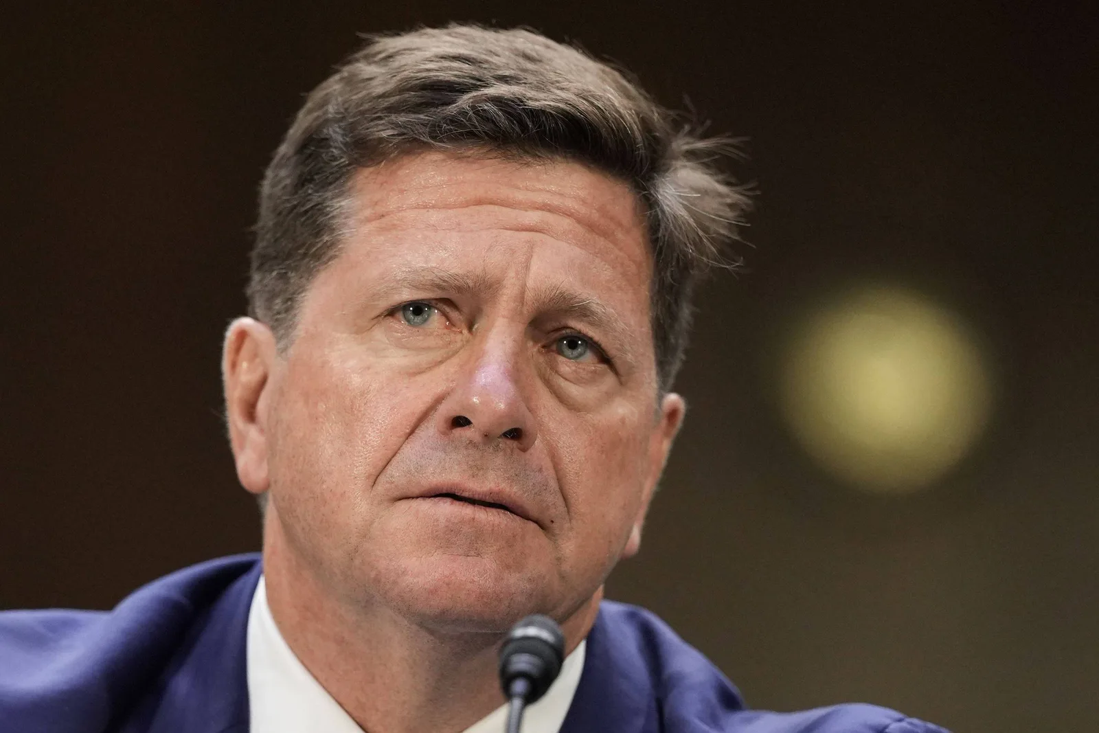 Trump escolhe Jay Clayton para liderar força-tarefa de inteligência artificial