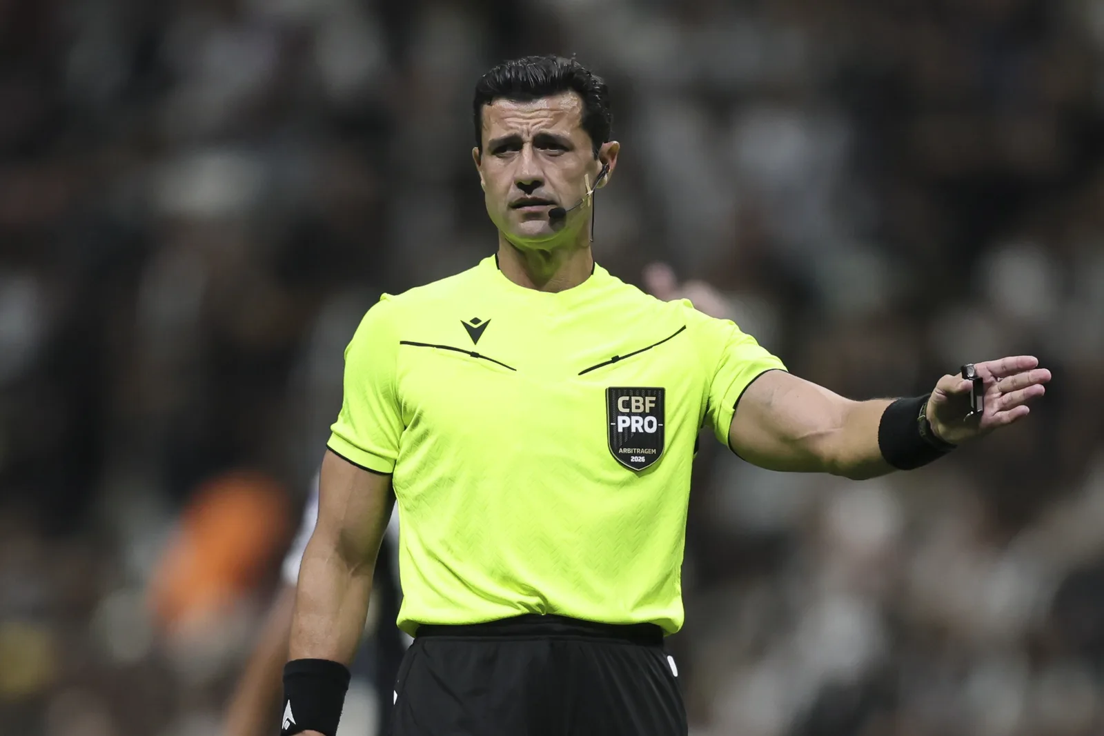 Bráulio da Silva Machado assume arbitragem de São Paulo x Vitória