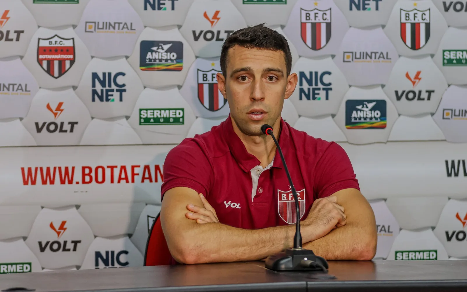 Botafogo-SP mantém confiança em Tencati e admite alerta com proximidade do Z-4