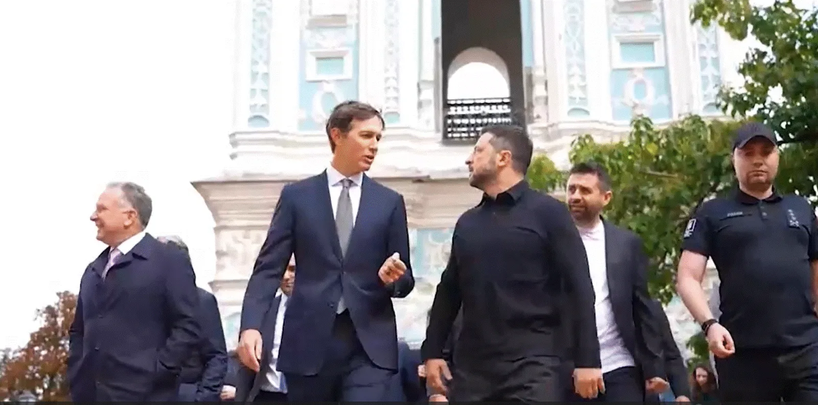 Emissários dos EUA chegam a Kiev para reunião com Zelensky