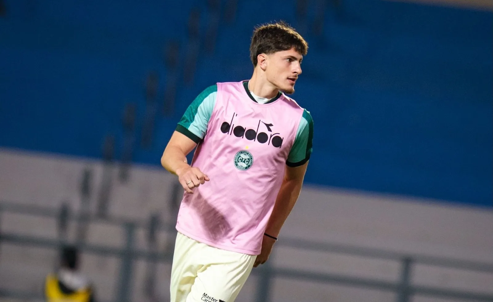 Coritiba aguarda exames de Jacy e JP Chermont antes do clássico