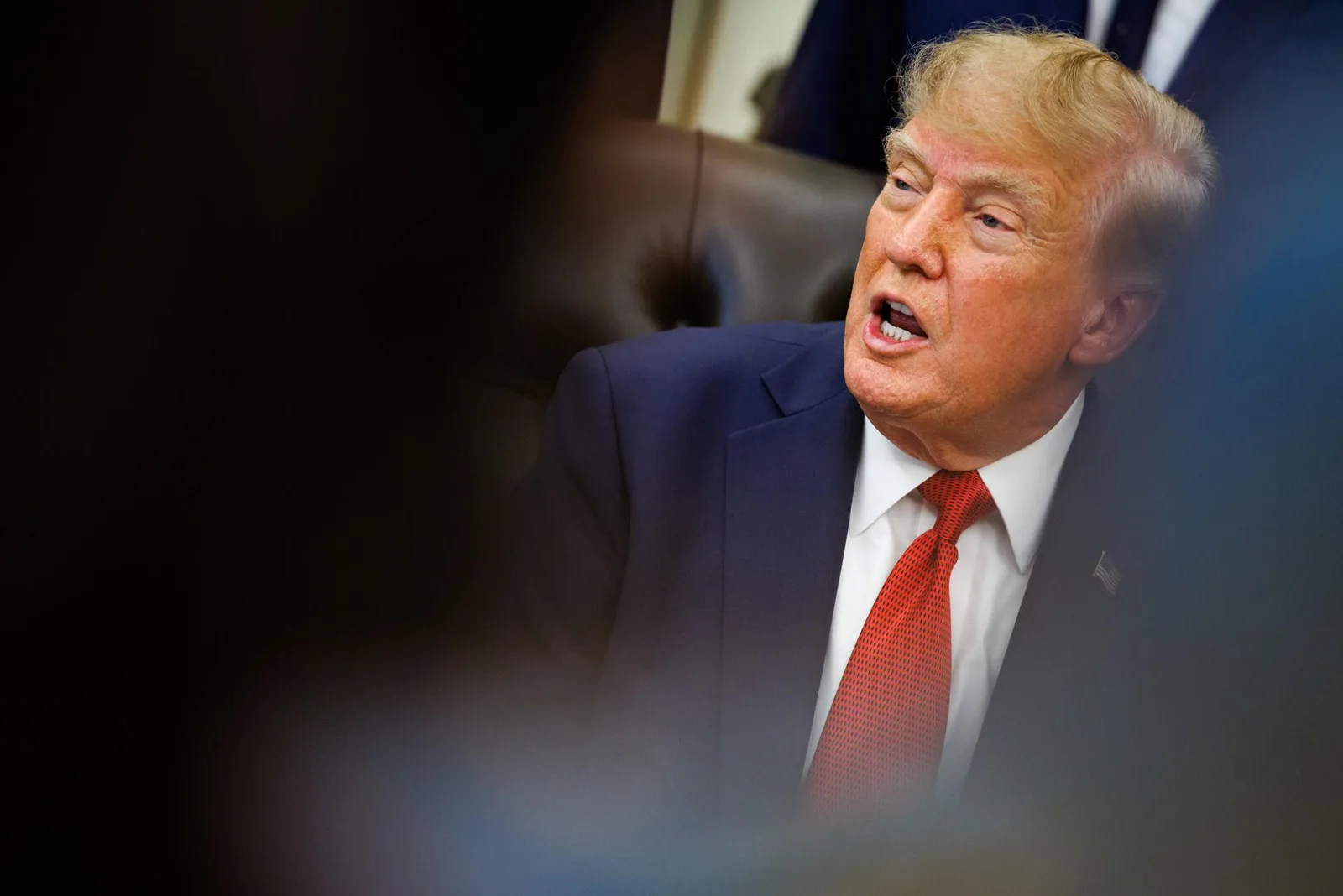 Trump rejeita limitar avanço da inteligência artificial em disputa com a China