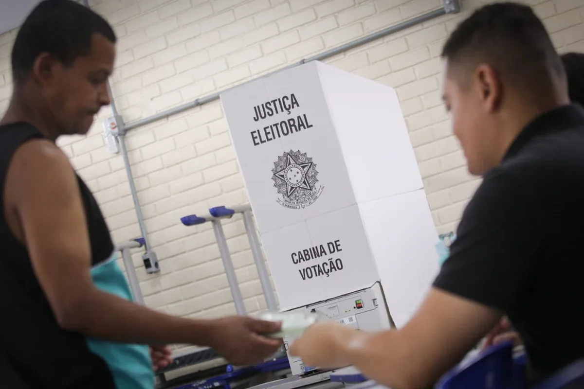 Brasileiros nos EUA terão 344 seções eleitorais sob receio de ações do ICE