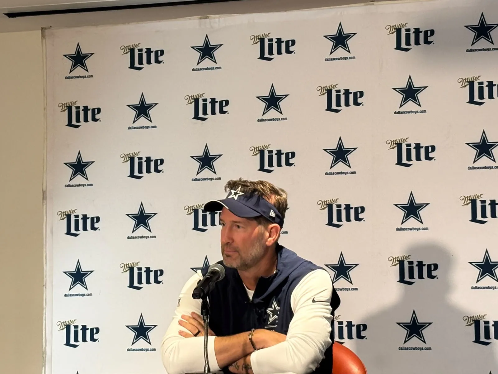 Cowboys encerram preparação no Ninho do Urubu antes de jogo no Maracanã