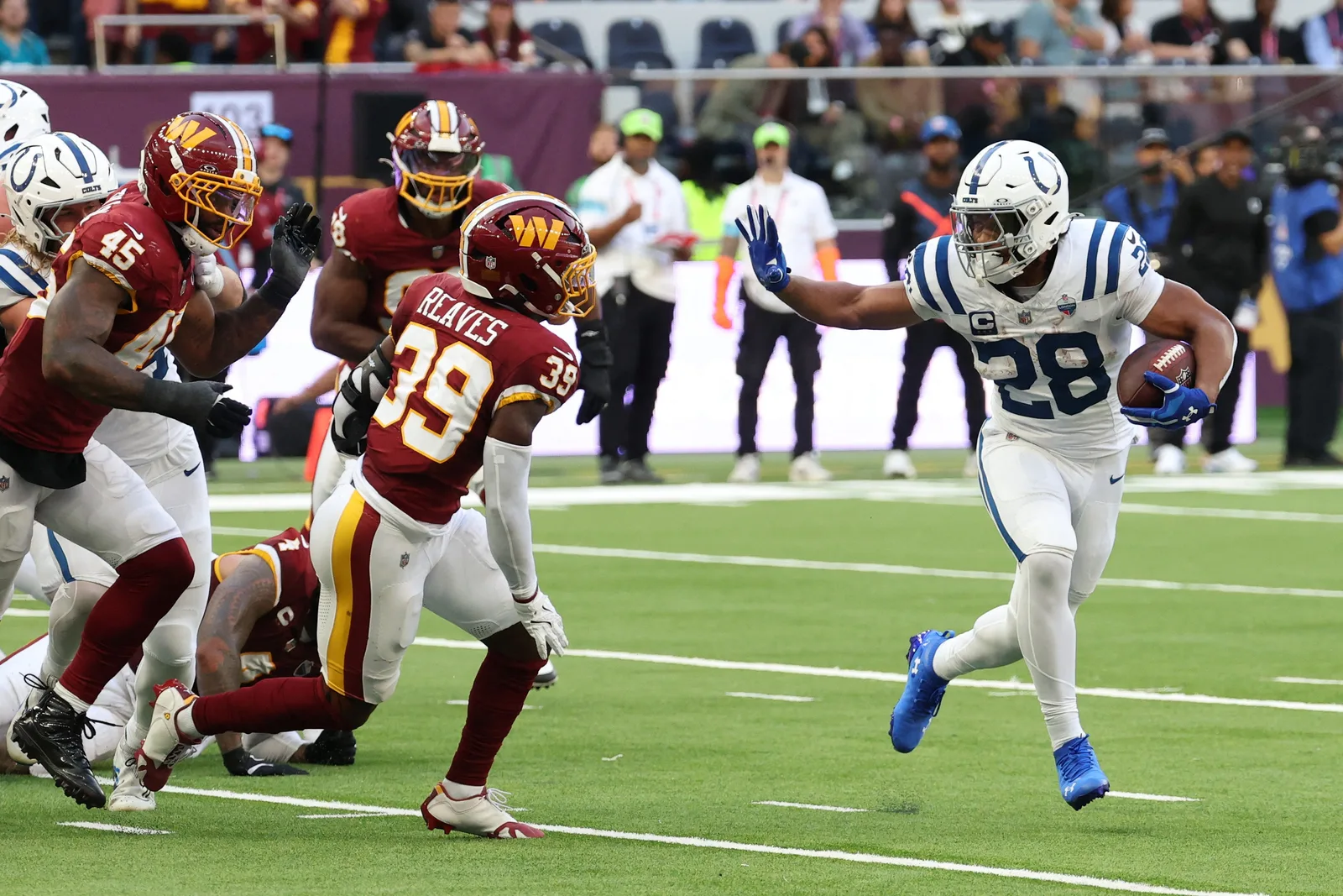 Lesão de Mariota muda partida, e Colts vencem Commanders em Londres