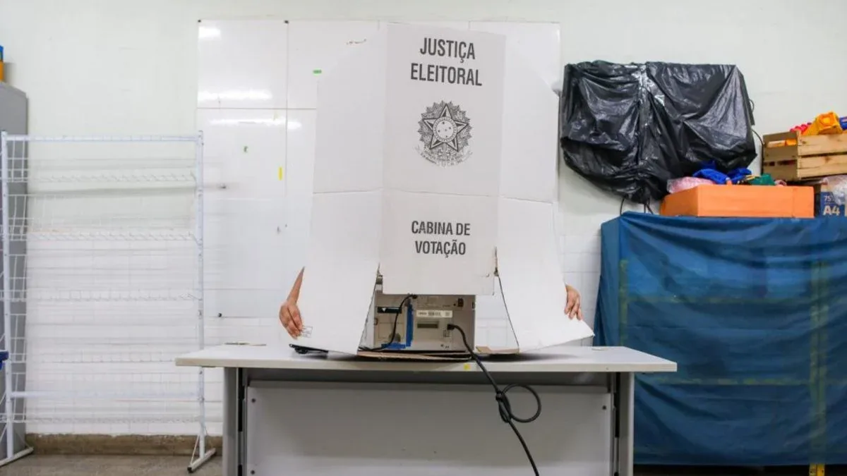 Urna registrou mais de 56 milhões de votos para Flávio Bolsonaro
