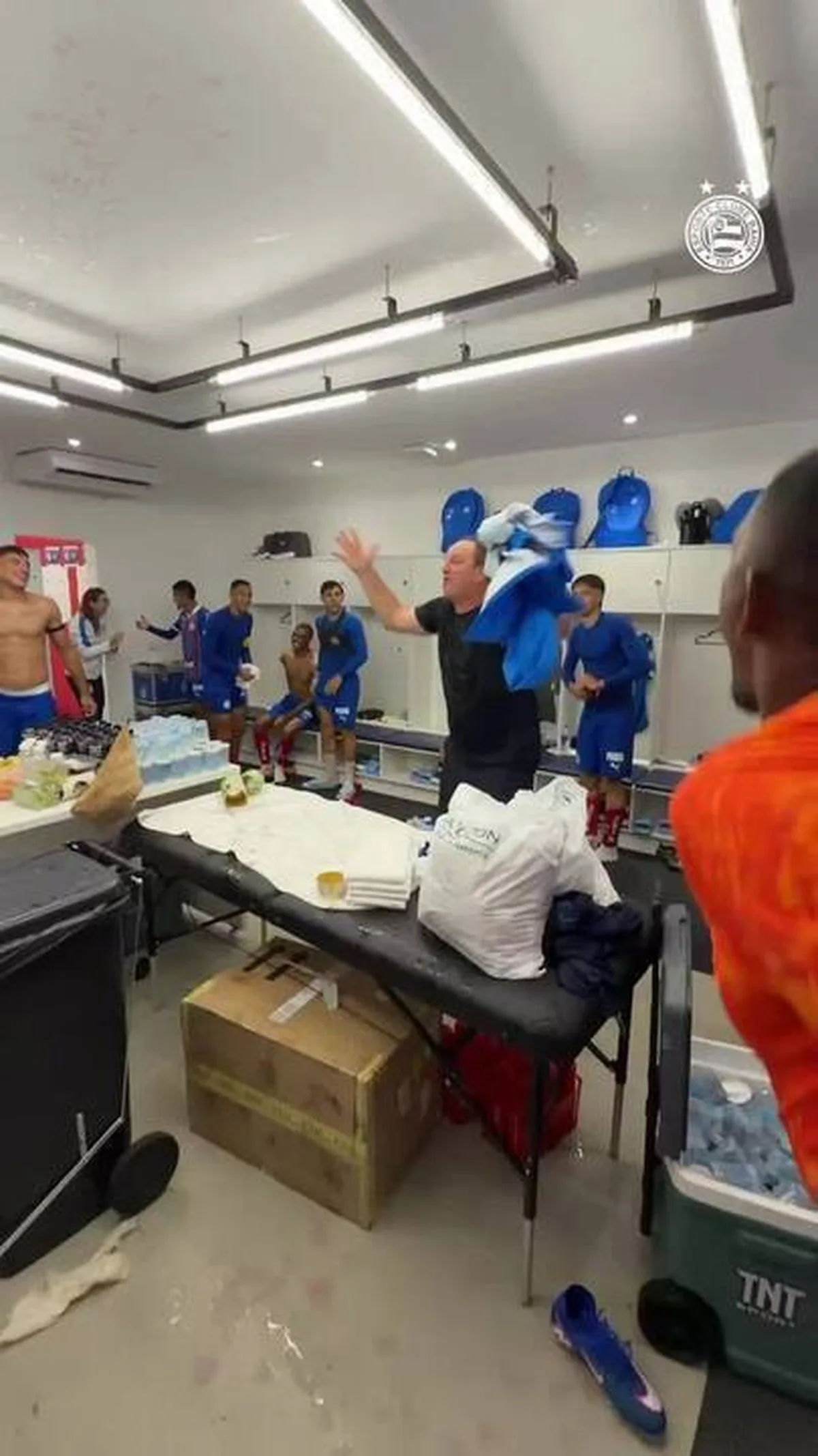 Bahia chega a dez jogos invicto e ganha tempo antes do próximo duelo