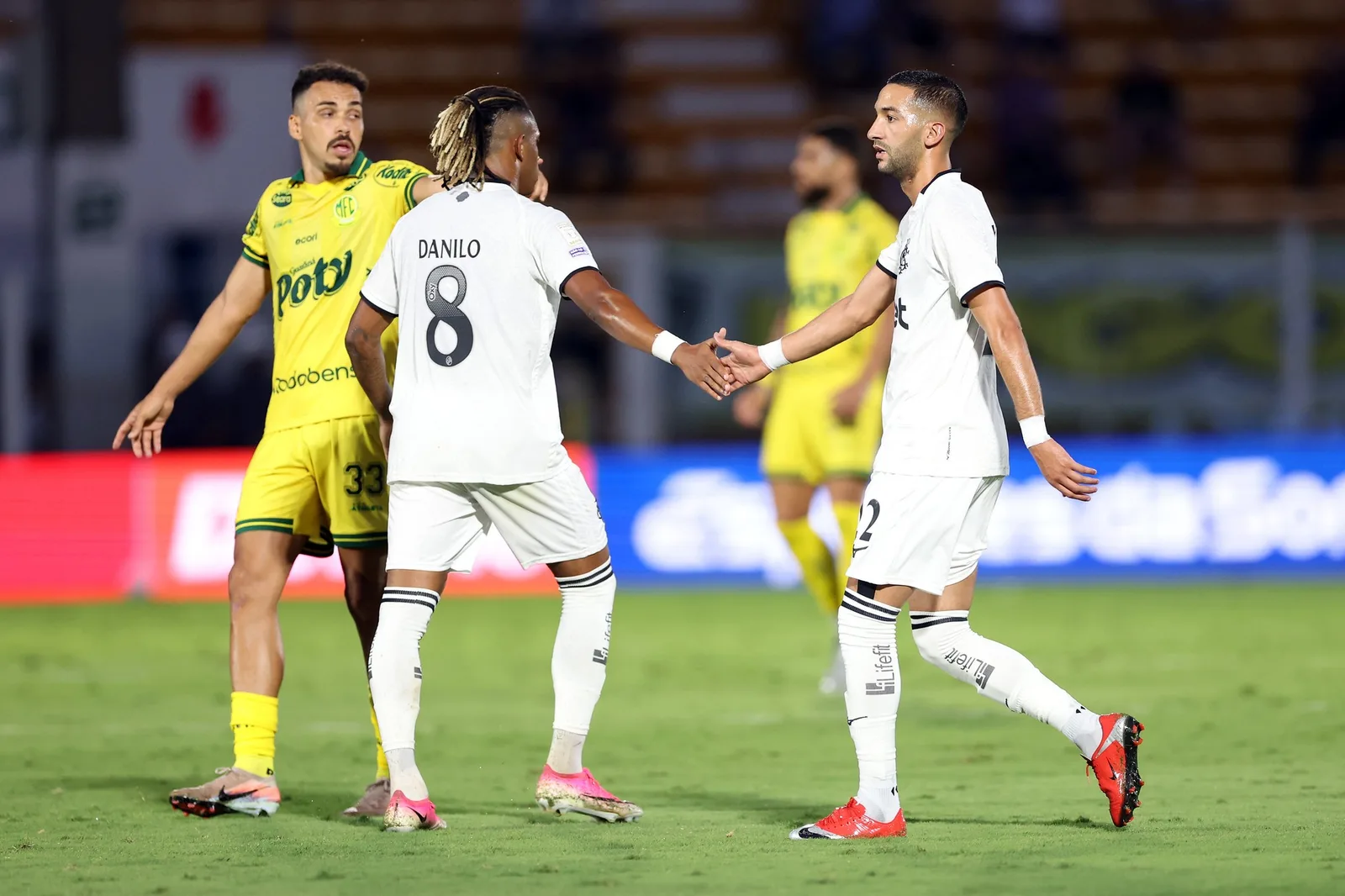 Ziyech cria chances e acerta 30 passes em primeiro jogo pelo Botafogo