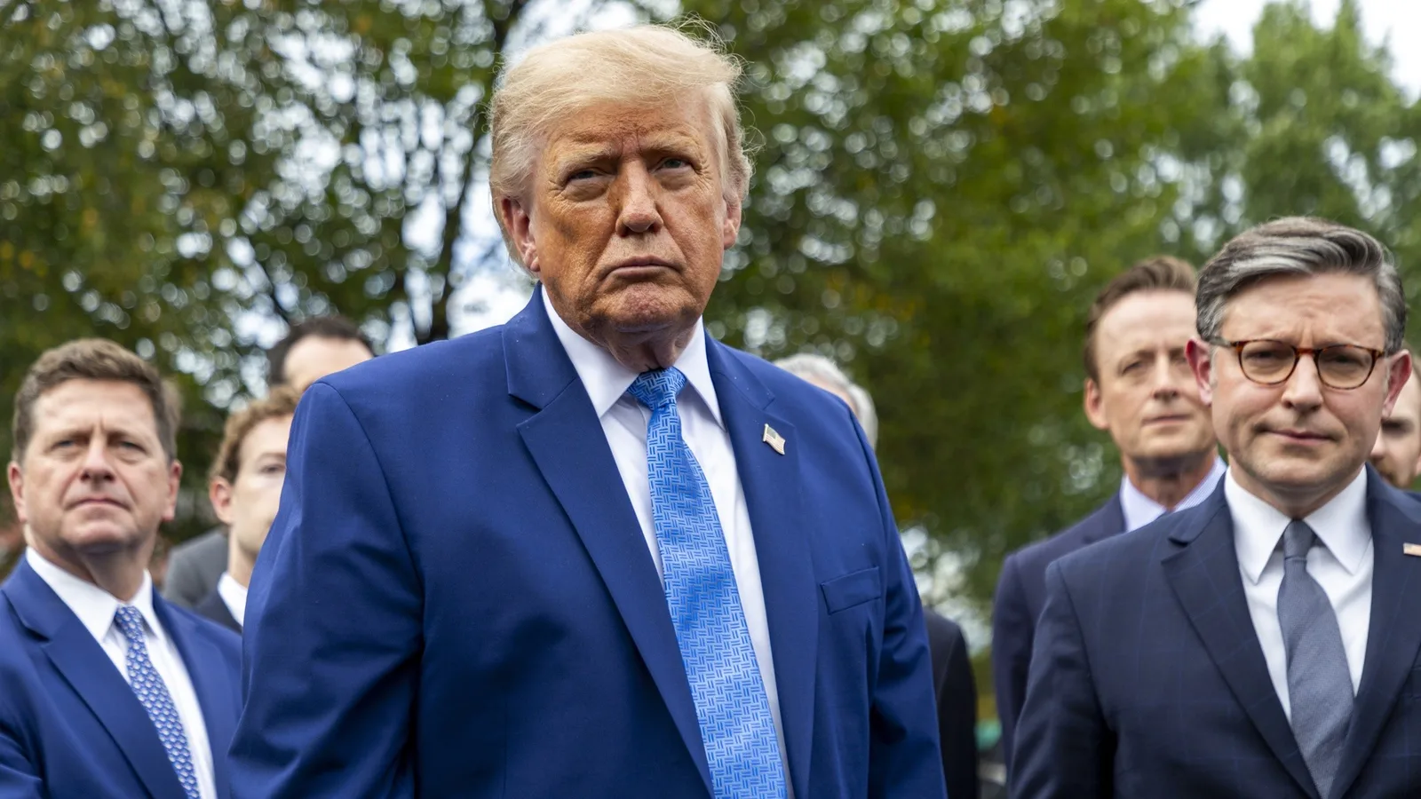 Trump adota “superinteligência” e firma pacto voluntário com empresas de tecnologia