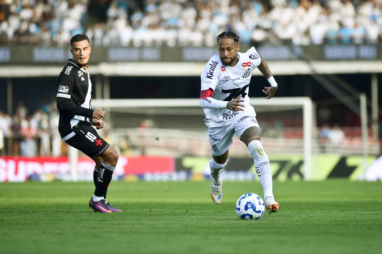 Neymar sugere Coutinho ao Santos, mas diretoria avalia condição física