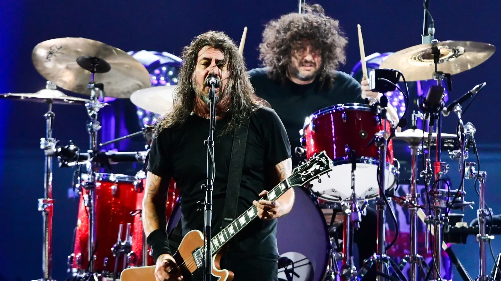 Foo Fighters encerra primeira noite do Rock in Rio com baladas e clássicos