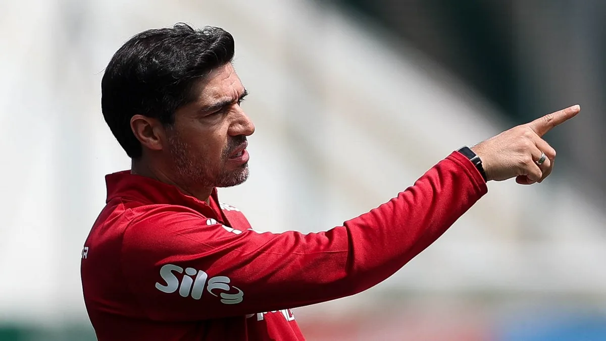 Gustavo Gómez retorna, e Palmeiras projeta formação para duelo com o Grêmio