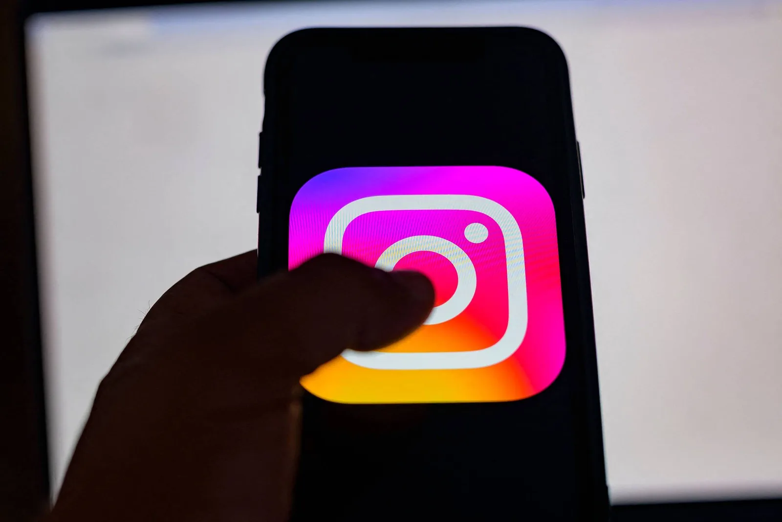 Meta atribui remoções no Instagram a regra do TSE sobre uso de IA