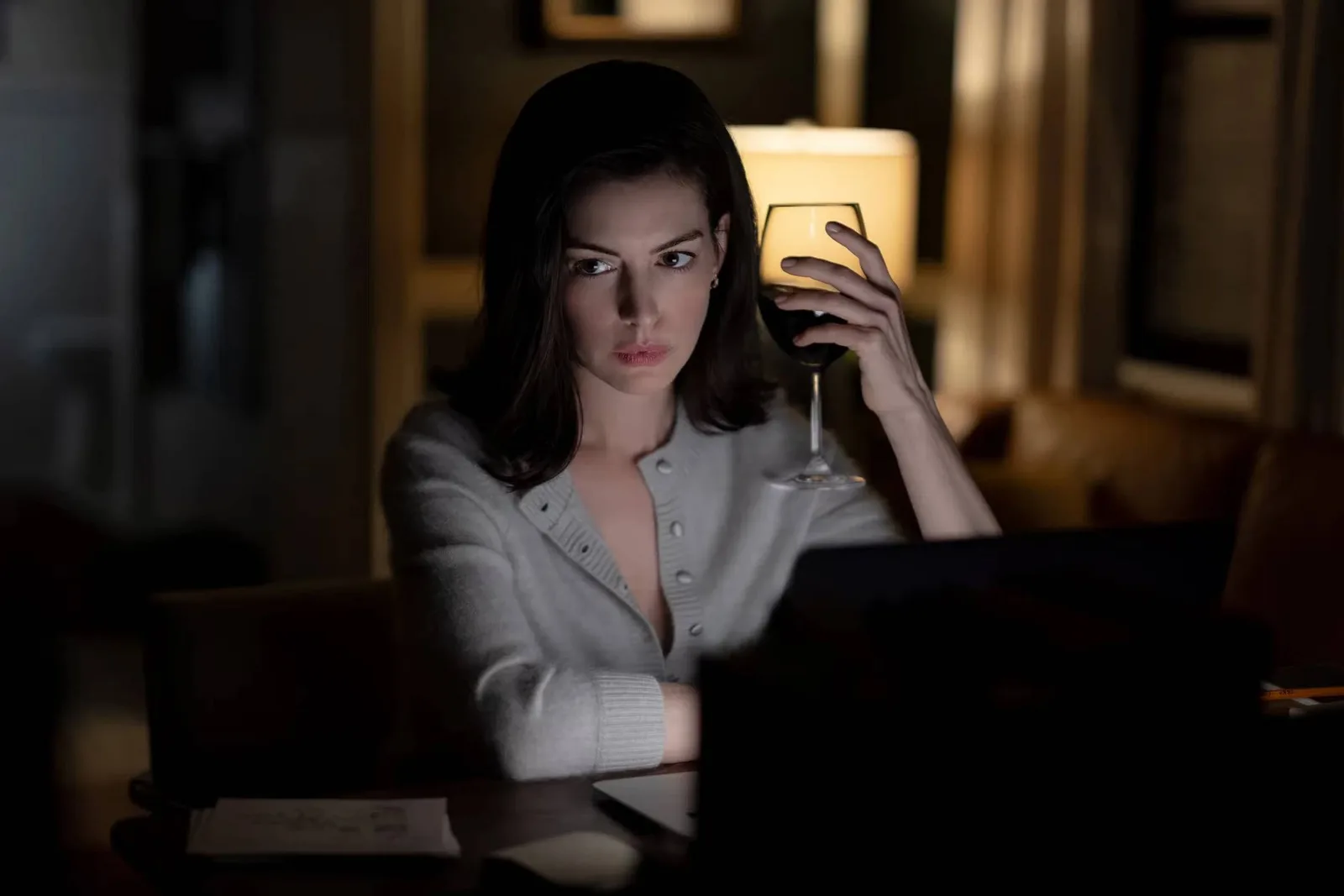 Filmes com Anne Hathaway, Tom Cruise e documentário sobre Gaza chegam aos cinemas