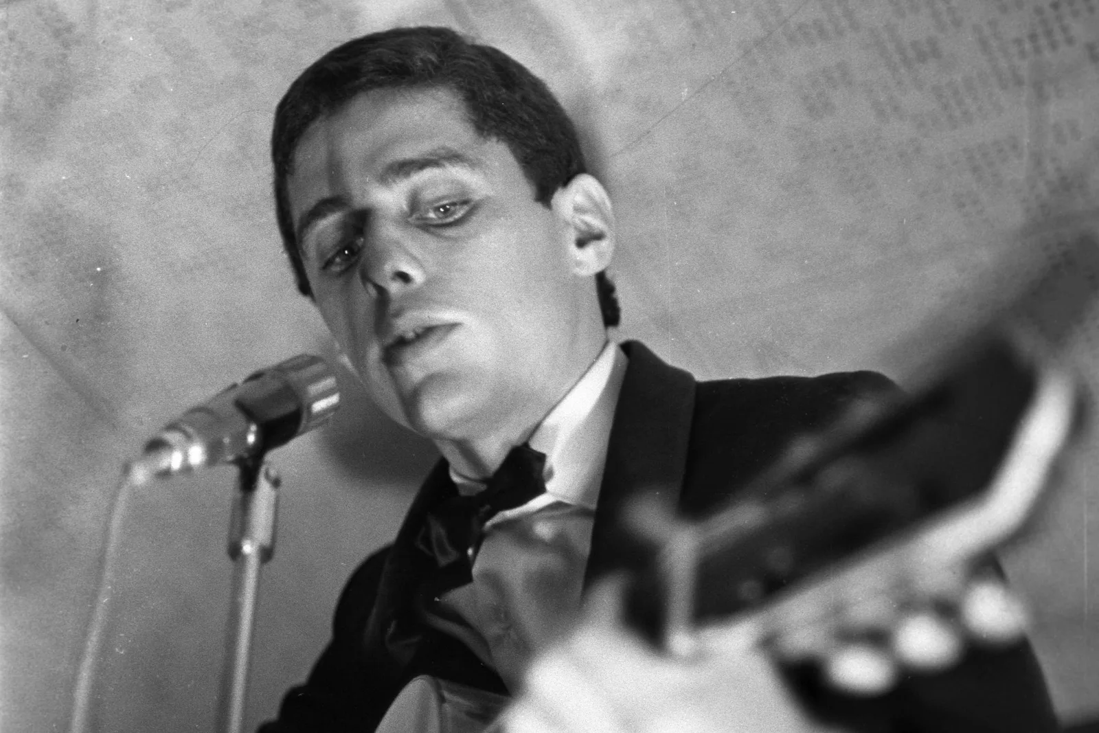 “A Banda” transformou Chico Buarque em ídolo nacional em 1966