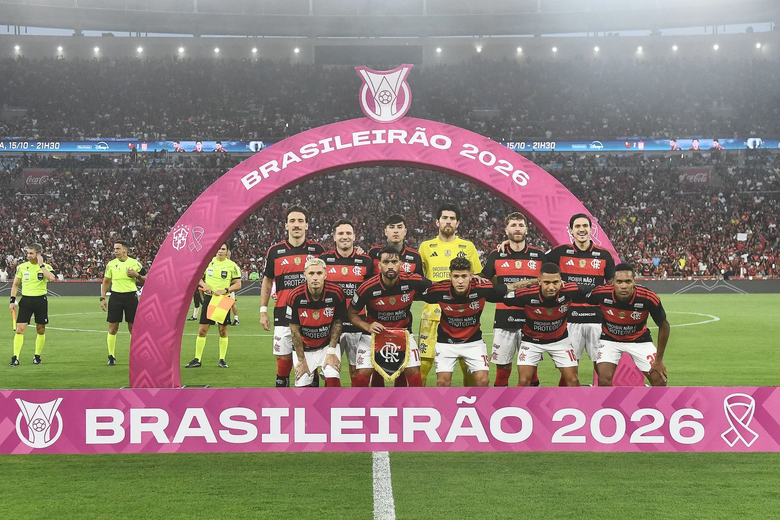 Carrascal marca e lidera avaliação do Flamengo no clássico