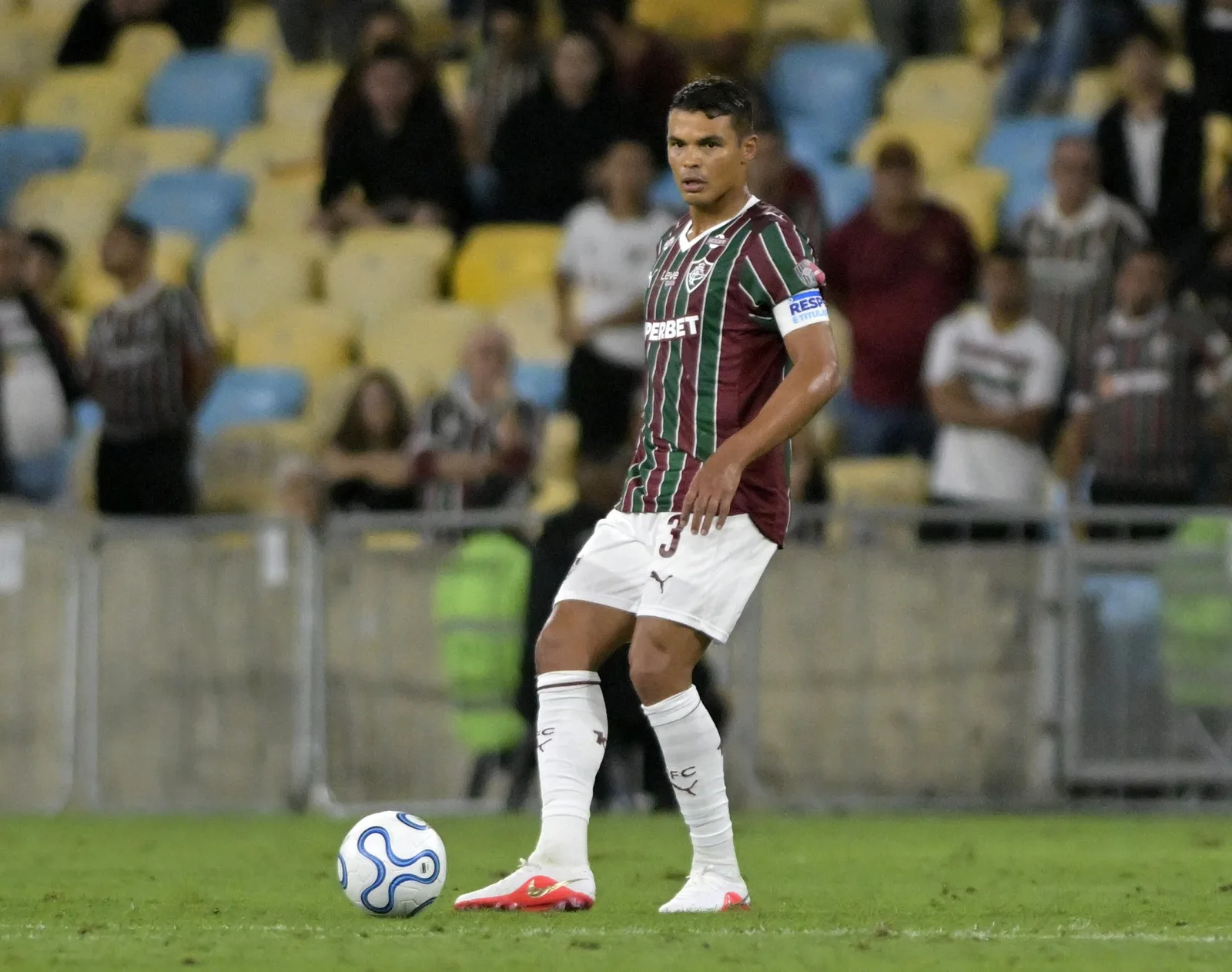 Thiago Silva deve voltar contra o Platense após ser poupado pelo Fluminense