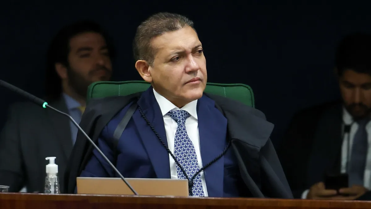Presidente do TSE suspende autorização para reativar canal ligado a Janones