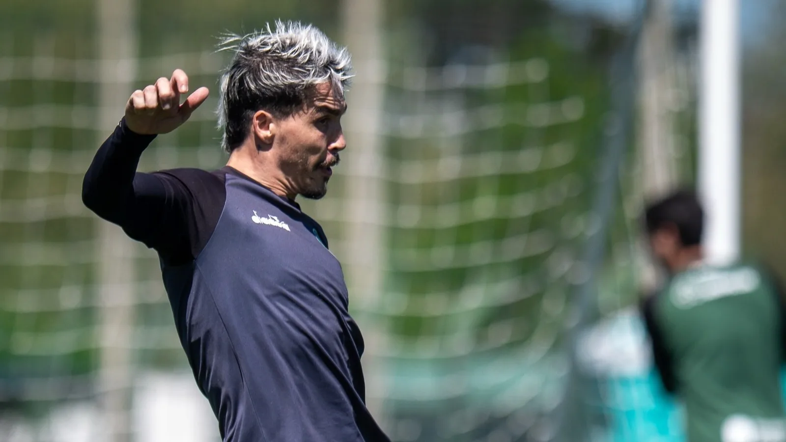 Josué retorna e Coritiba avalia preservar Jacy contra o Mirassol