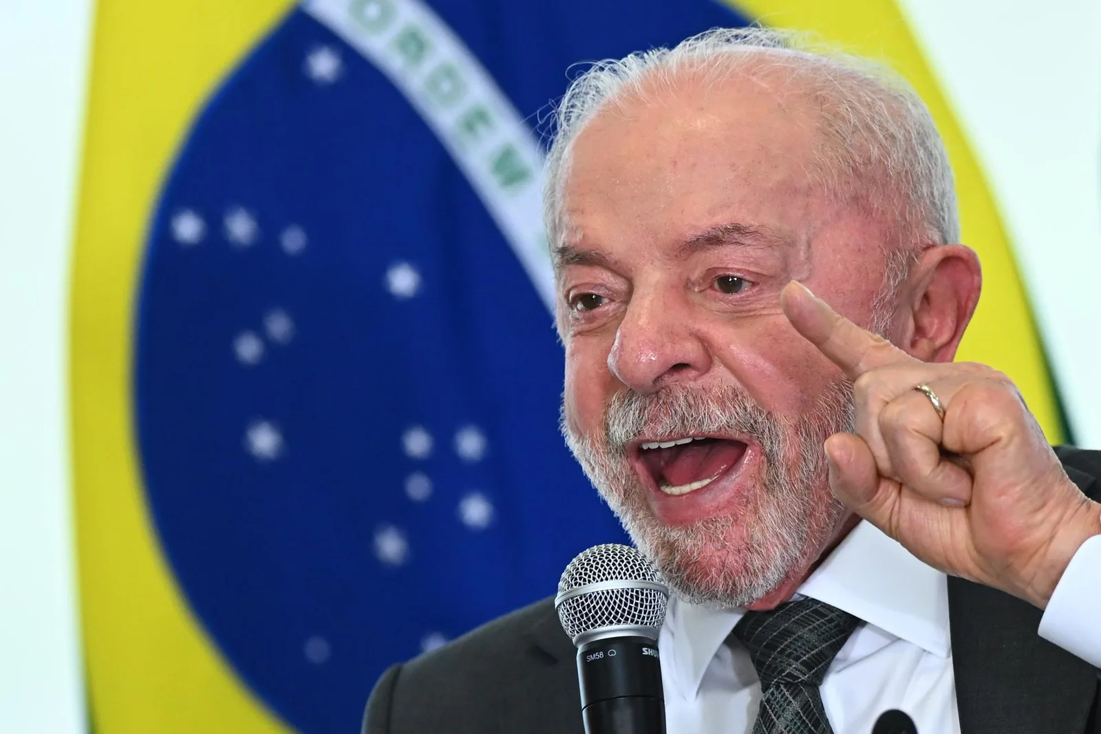 Lula acusa André Mendonça de usar caso Master para fazer política