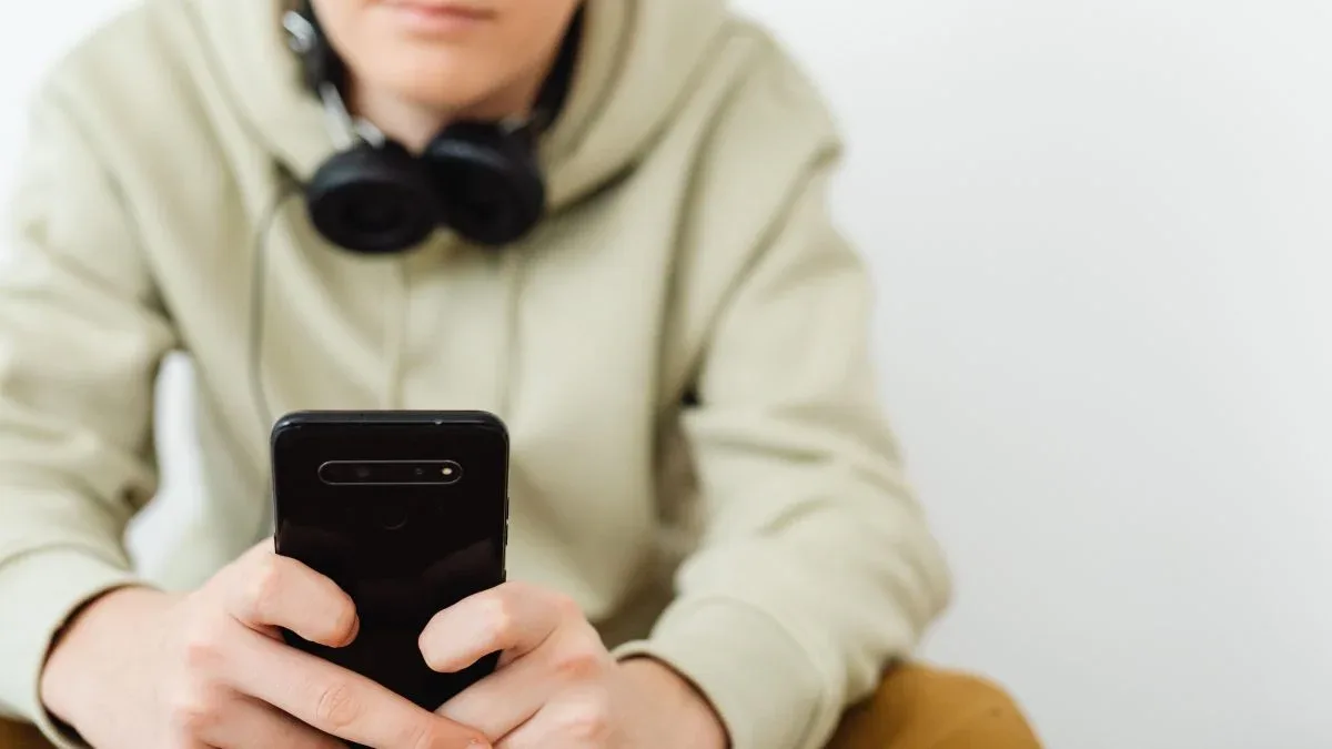 Apostas on-line chegam a adolescentes e afetam renda e estudos